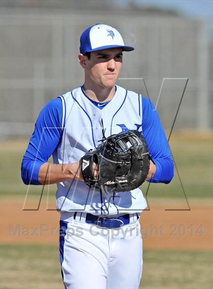 Thumbnail 3 in Nolan Catholic vs Faith Christian (Texas Private School Classic) photogallery.