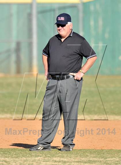 Thumbnail 3 in Nolan Catholic vs Faith Christian (Texas Private School Classic) photogallery.