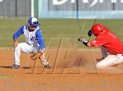 Thumbnail 3 in Nolan Catholic vs Faith Christian (Texas Private School Classic) photogallery.