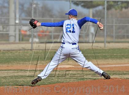 Thumbnail 2 in Nolan Catholic vs Faith Christian (Texas Private School Classic) photogallery.