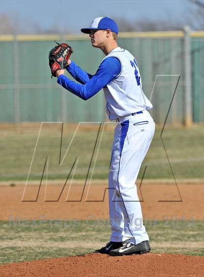 Thumbnail 1 in Nolan Catholic vs Faith Christian (Texas Private School Classic) photogallery.
