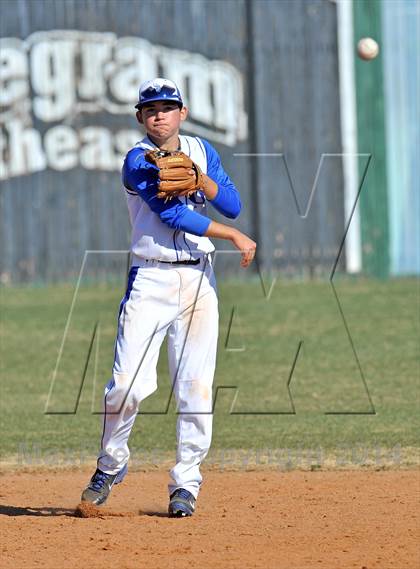Thumbnail 1 in Nolan Catholic vs Faith Christian (Texas Private School Classic) photogallery.