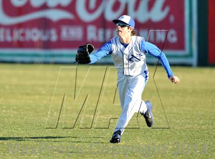 Thumbnail 3 in Nolan Catholic vs Faith Christian (Texas Private School Classic) photogallery.