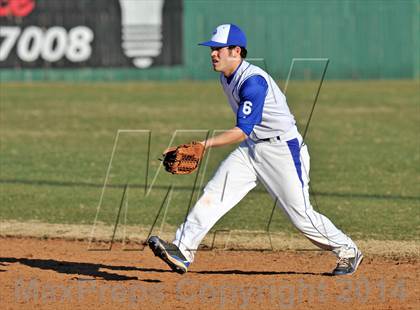 Thumbnail 1 in Nolan Catholic vs Faith Christian (Texas Private School Classic) photogallery.