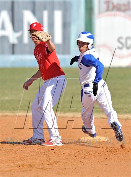 Thumbnail 1 in Nolan Catholic vs Faith Christian (Texas Private School Classic) photogallery.