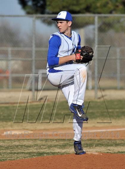 Thumbnail 2 in Nolan Catholic vs Faith Christian (Texas Private School Classic) photogallery.