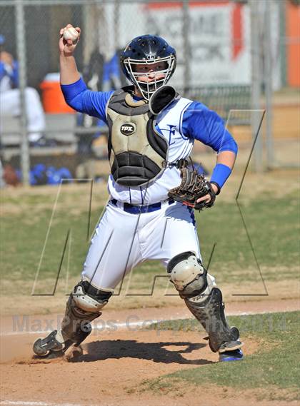 Thumbnail 1 in Nolan Catholic vs Faith Christian (Texas Private School Classic) photogallery.