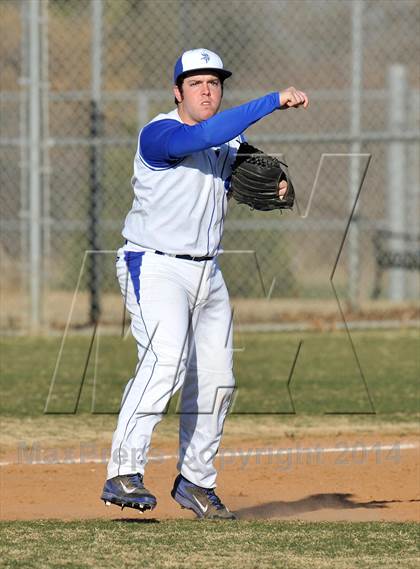 Thumbnail 2 in Nolan Catholic vs Faith Christian (Texas Private School Classic) photogallery.