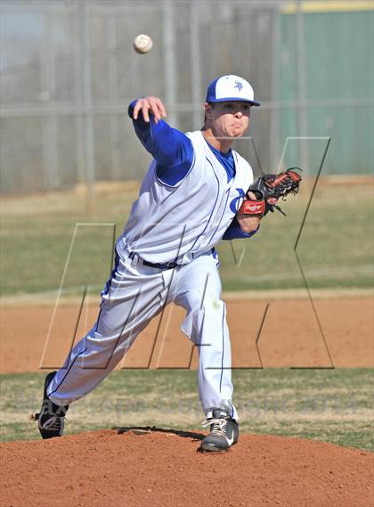 Thumbnail 3 in Nolan Catholic vs Faith Christian (Texas Private School Classic) photogallery.