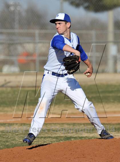 Thumbnail 1 in Nolan Catholic vs Faith Christian (Texas Private School Classic) photogallery.
