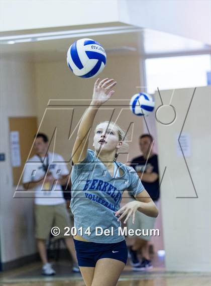 Thumbnail 2 in Robinson @ Berkeley Prep photogallery.