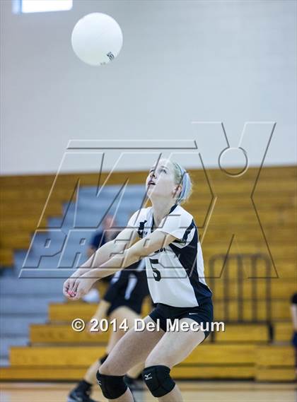 Thumbnail 2 in Robinson @ Berkeley Prep photogallery.