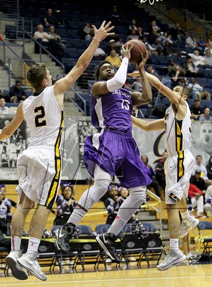 Thumbnail 2 in Sacramento vs. Bishop O'Dowd (Martin Luther King Classic) photogallery.