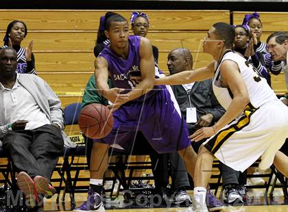 Thumbnail 2 in Sacramento vs. Bishop O'Dowd (Martin Luther King Classic) photogallery.