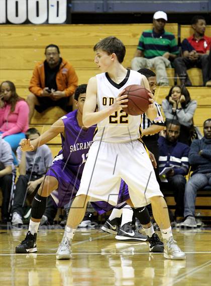 Thumbnail 3 in Sacramento vs. Bishop O'Dowd (Martin Luther King Classic) photogallery.