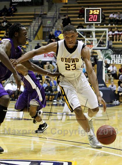 Thumbnail 3 in Sacramento vs. Bishop O'Dowd (Martin Luther King Classic) photogallery.