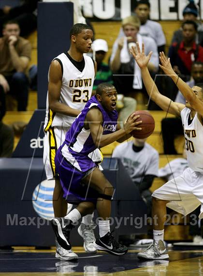 Thumbnail 2 in Sacramento vs. Bishop O'Dowd (Martin Luther King Classic) photogallery.