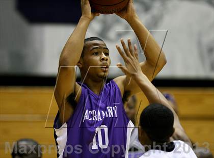 Thumbnail 3 in Sacramento vs. Bishop O'Dowd (Martin Luther King Classic) photogallery.