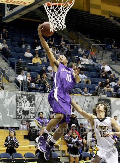 Thumbnail 3 in Sacramento vs. Bishop O'Dowd (Martin Luther King Classic) photogallery.