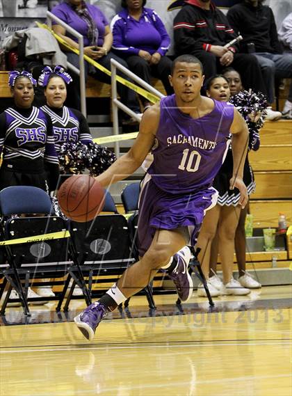 Thumbnail 1 in Sacramento vs. Bishop O'Dowd (Martin Luther King Classic) photogallery.