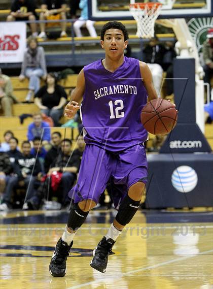 Thumbnail 1 in Sacramento vs. Bishop O'Dowd (Martin Luther King Classic) photogallery.