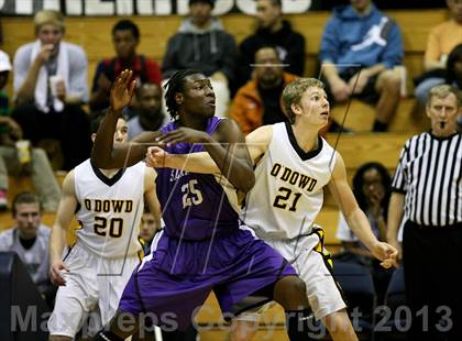 Thumbnail 1 in Sacramento vs. Bishop O'Dowd (Martin Luther King Classic) photogallery.
