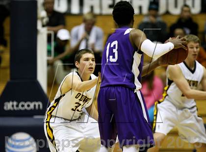 Thumbnail 2 in Sacramento vs. Bishop O'Dowd (Martin Luther King Classic) photogallery.