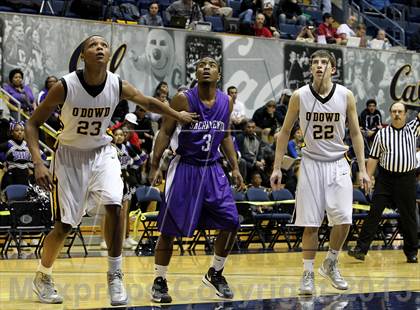 Thumbnail 2 in Sacramento vs. Bishop O'Dowd (Martin Luther King Classic) photogallery.