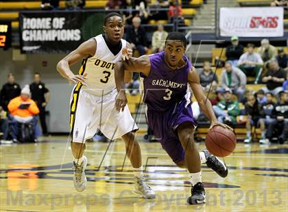 Thumbnail 3 in Sacramento vs. Bishop O'Dowd (Martin Luther King Classic) photogallery.