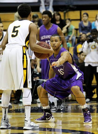Thumbnail 1 in Sacramento vs. Bishop O'Dowd (Martin Luther King Classic) photogallery.