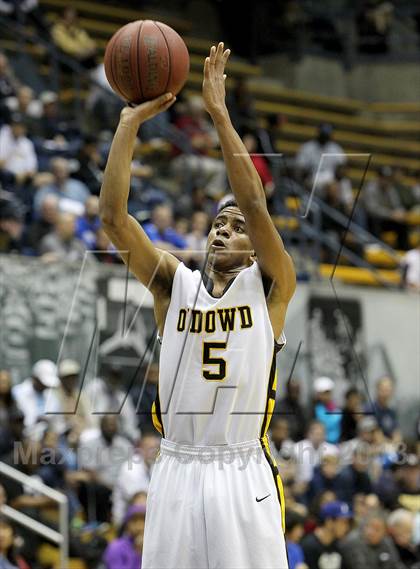 Thumbnail 1 in Sacramento vs. Bishop O'Dowd (Martin Luther King Classic) photogallery.