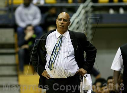 Thumbnail 1 in Sacramento vs. Bishop O'Dowd (Martin Luther King Classic) photogallery.
