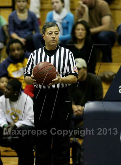 Thumbnail 3 in Sacramento vs. Bishop O'Dowd (Martin Luther King Classic) photogallery.