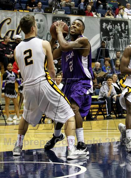 Thumbnail 3 in Sacramento vs. Bishop O'Dowd (Martin Luther King Classic) photogallery.