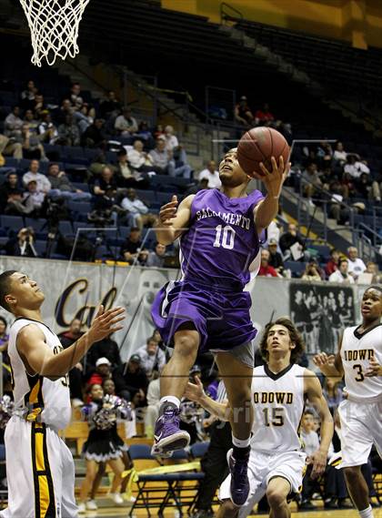 Thumbnail 1 in Sacramento vs. Bishop O'Dowd (Martin Luther King Classic) photogallery.