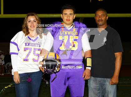 Thumbnail 3 in Warren vs. Lynwood photogallery.