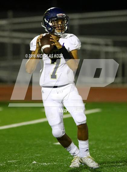 Thumbnail 2 in Warren vs. Lynwood photogallery.