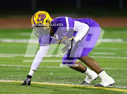 Thumbnail 3 in Warren vs. Lynwood photogallery.