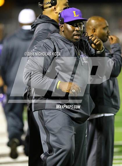 Thumbnail 1 in Warren vs. Lynwood photogallery.
