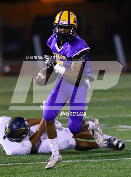 Thumbnail 1 in Warren vs. Lynwood photogallery.
