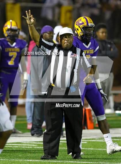 Thumbnail 1 in Warren vs. Lynwood photogallery.