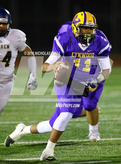 Thumbnail 2 in Warren vs. Lynwood photogallery.
