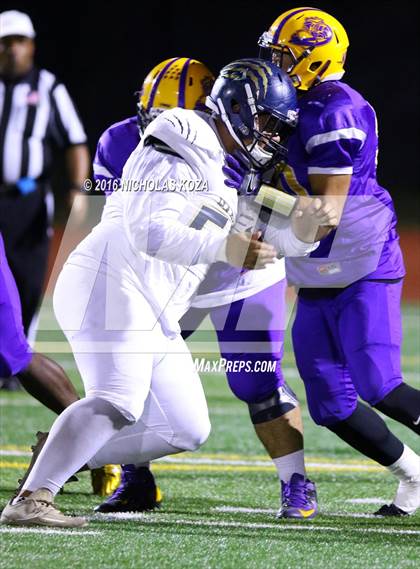 Thumbnail 1 in Warren vs. Lynwood photogallery.
