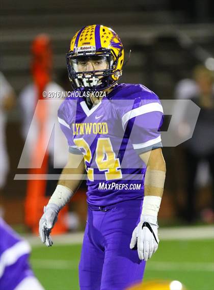 Thumbnail 3 in Warren vs. Lynwood photogallery.