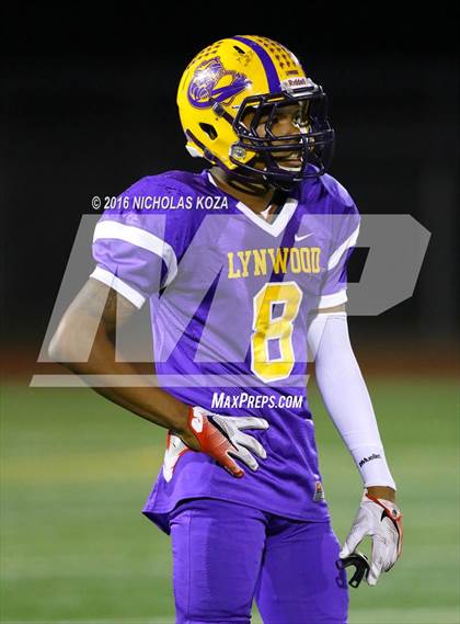 Thumbnail 3 in Warren vs. Lynwood photogallery.