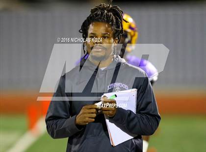 Thumbnail 2 in Warren vs. Lynwood photogallery.