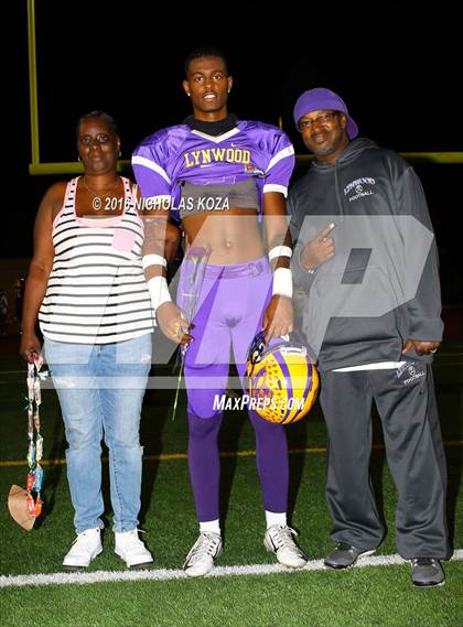 Thumbnail 2 in Warren vs. Lynwood photogallery.