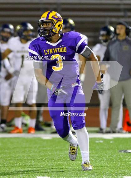 Thumbnail 1 in Warren vs. Lynwood photogallery.