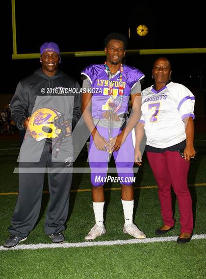 Thumbnail 3 in Warren vs. Lynwood photogallery.