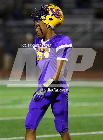 Thumbnail 2 in Warren vs. Lynwood photogallery.